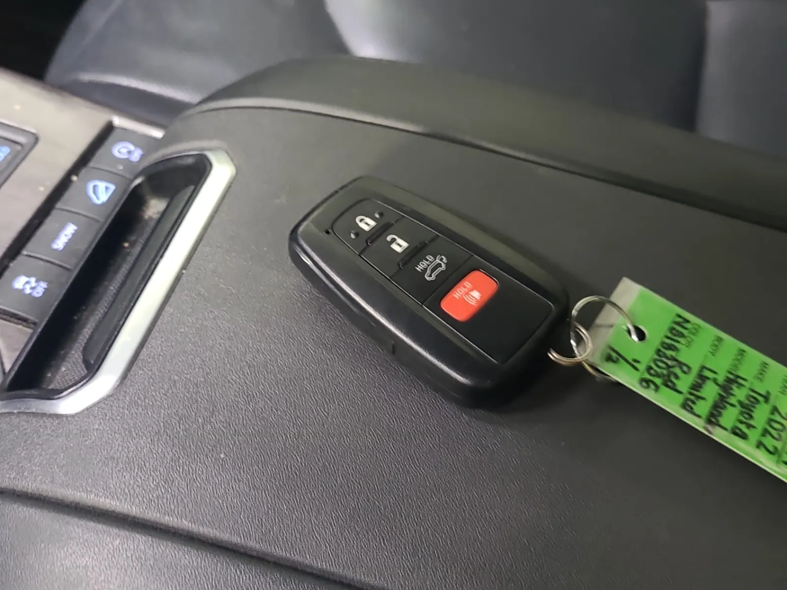 Keys/Fobs/Manual Photo