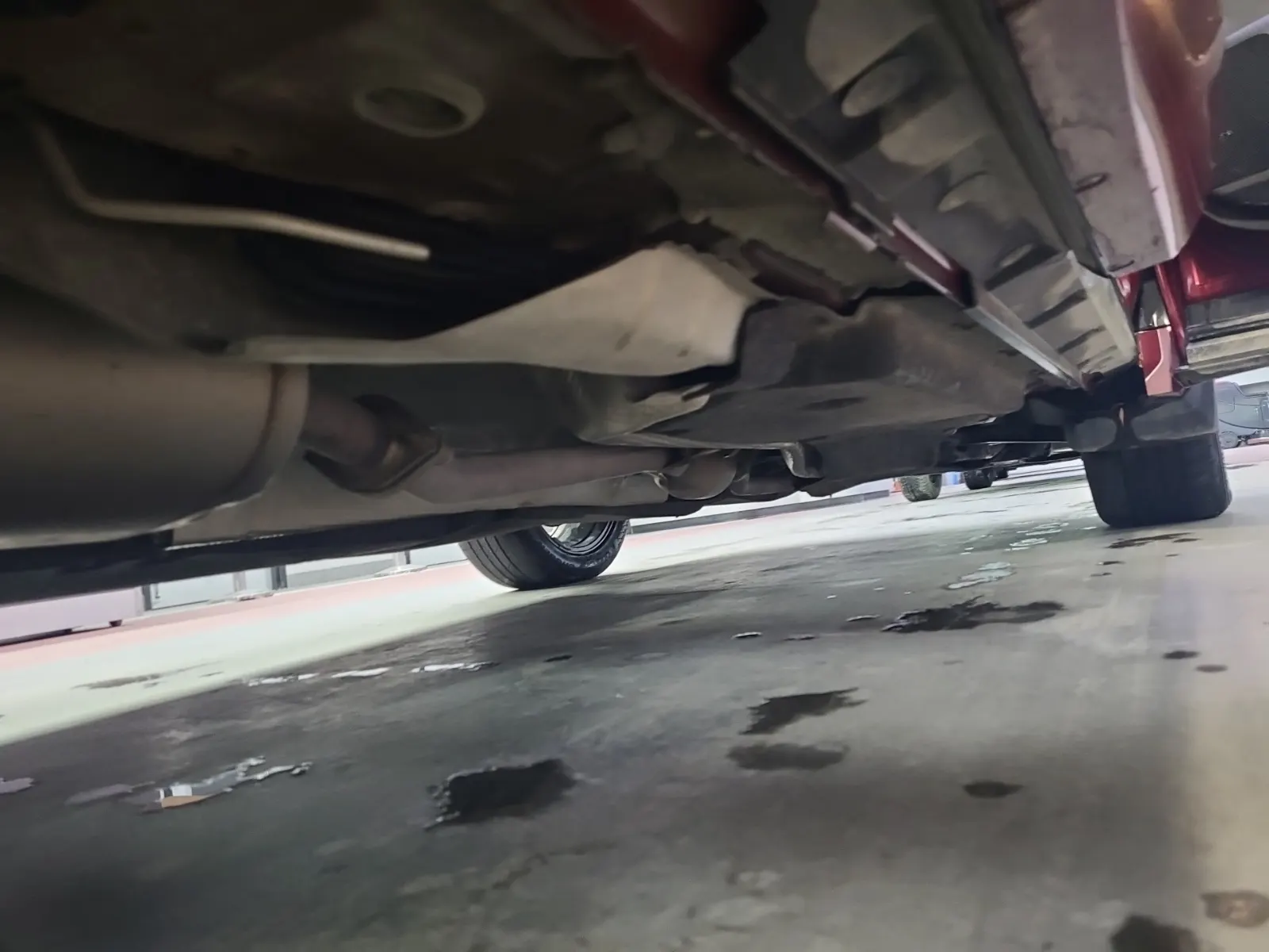 Undercarriage - Passenger Photo