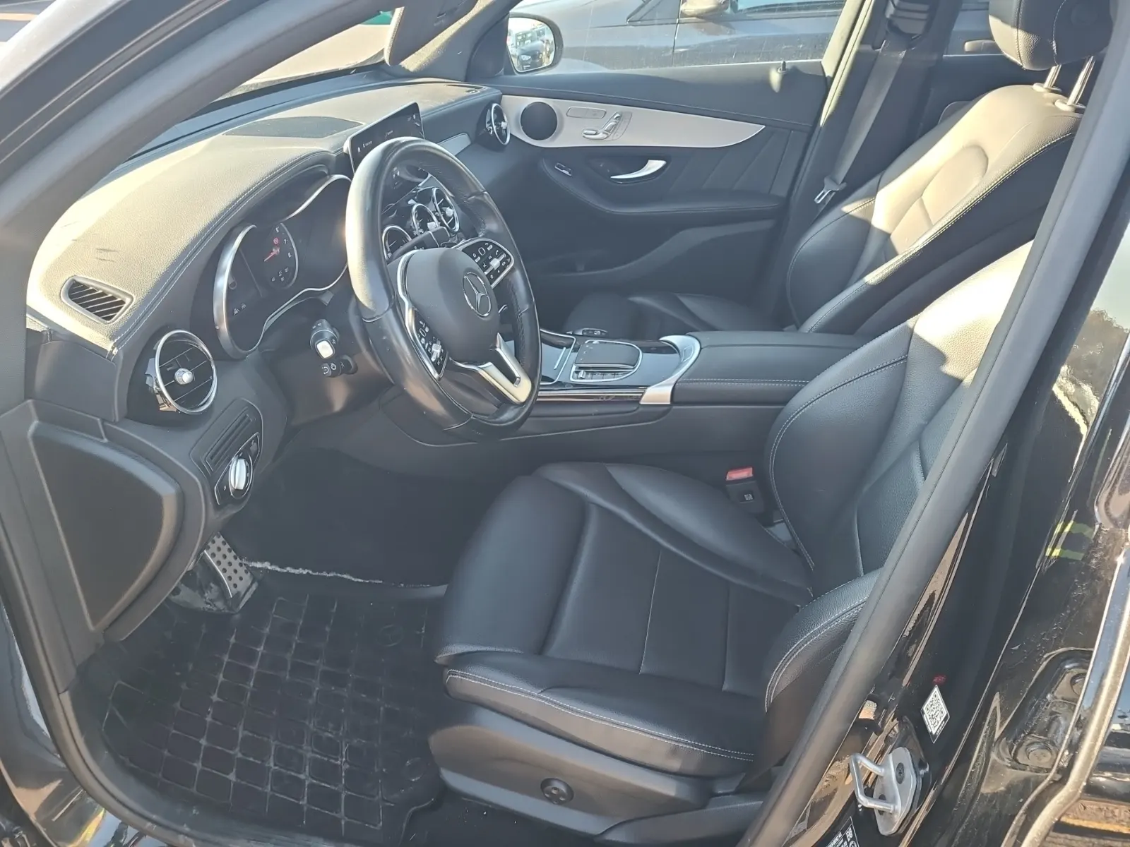 Front Interior Photo
