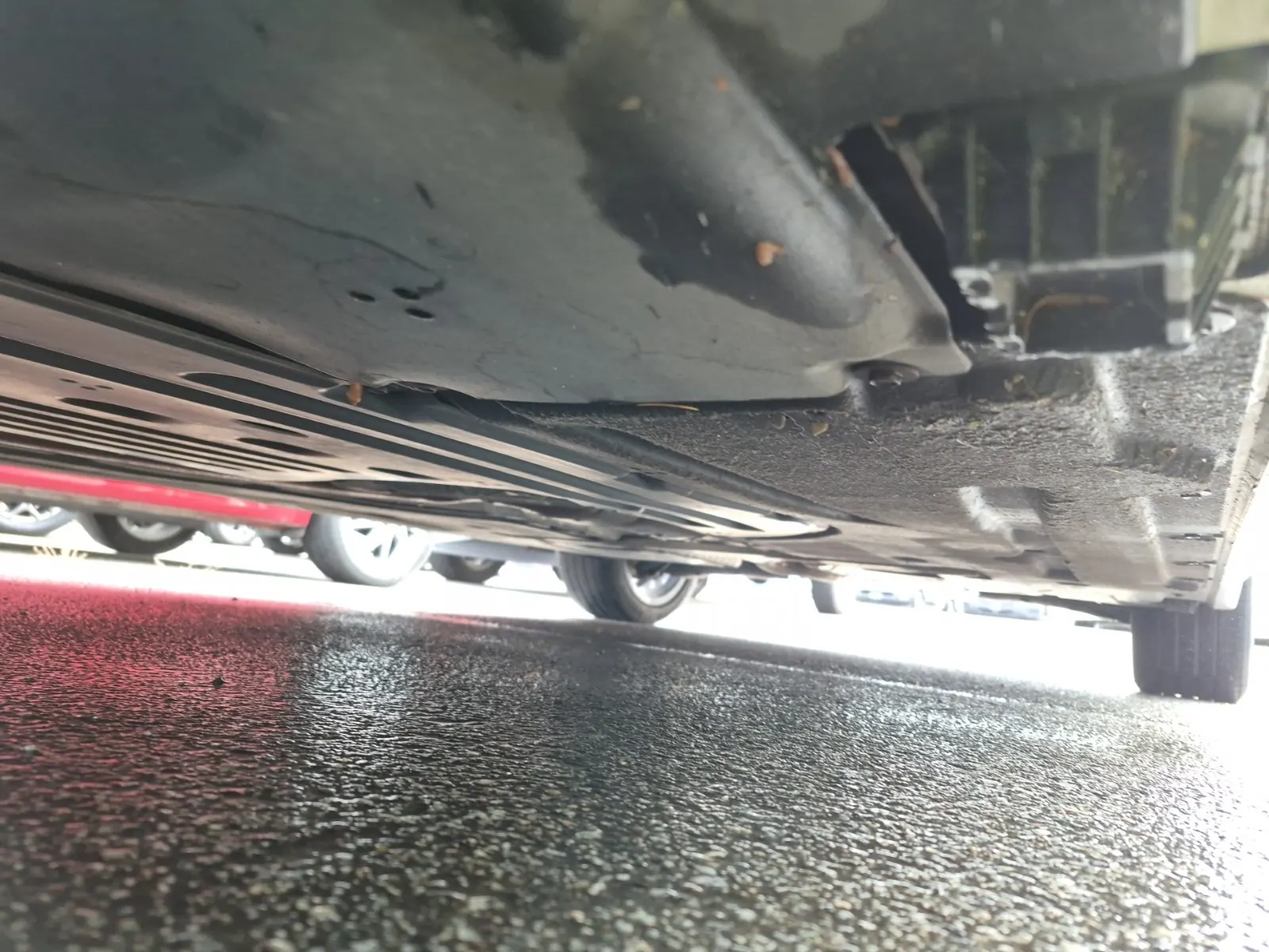 Undercarriage - Driver Photo