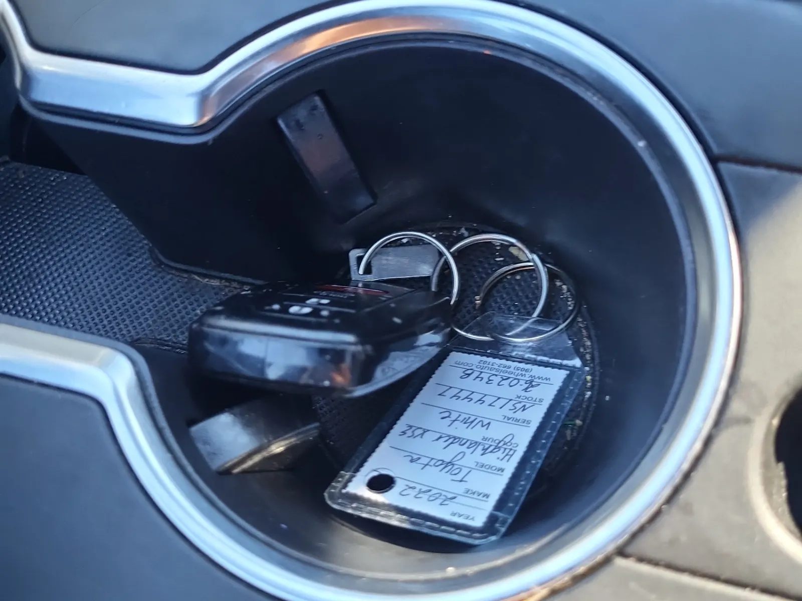 Keys/Fobs/Manual Photo