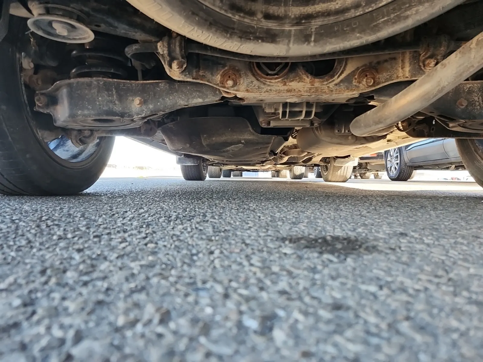 Undercarriage - Rear Photo