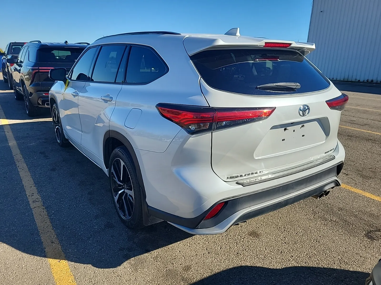 Driver Rear 3/4 Photo