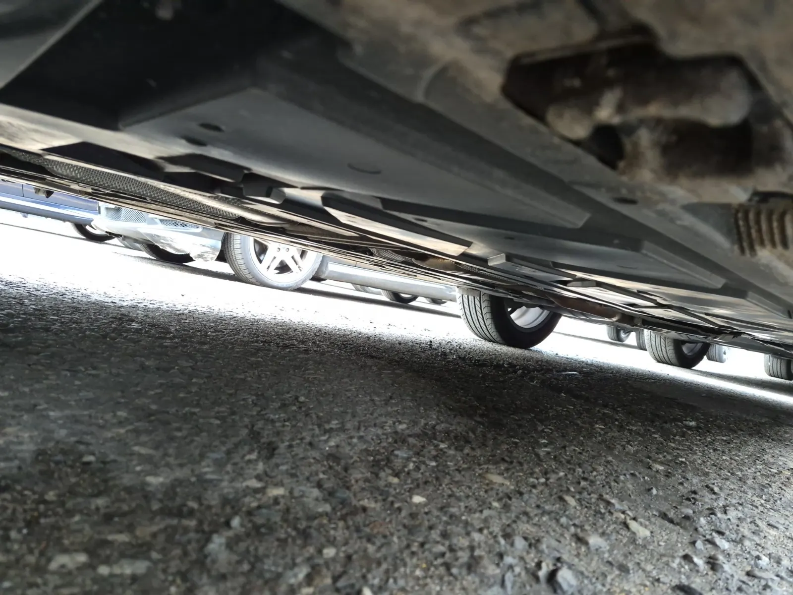 Undercarriage - Driver Photo