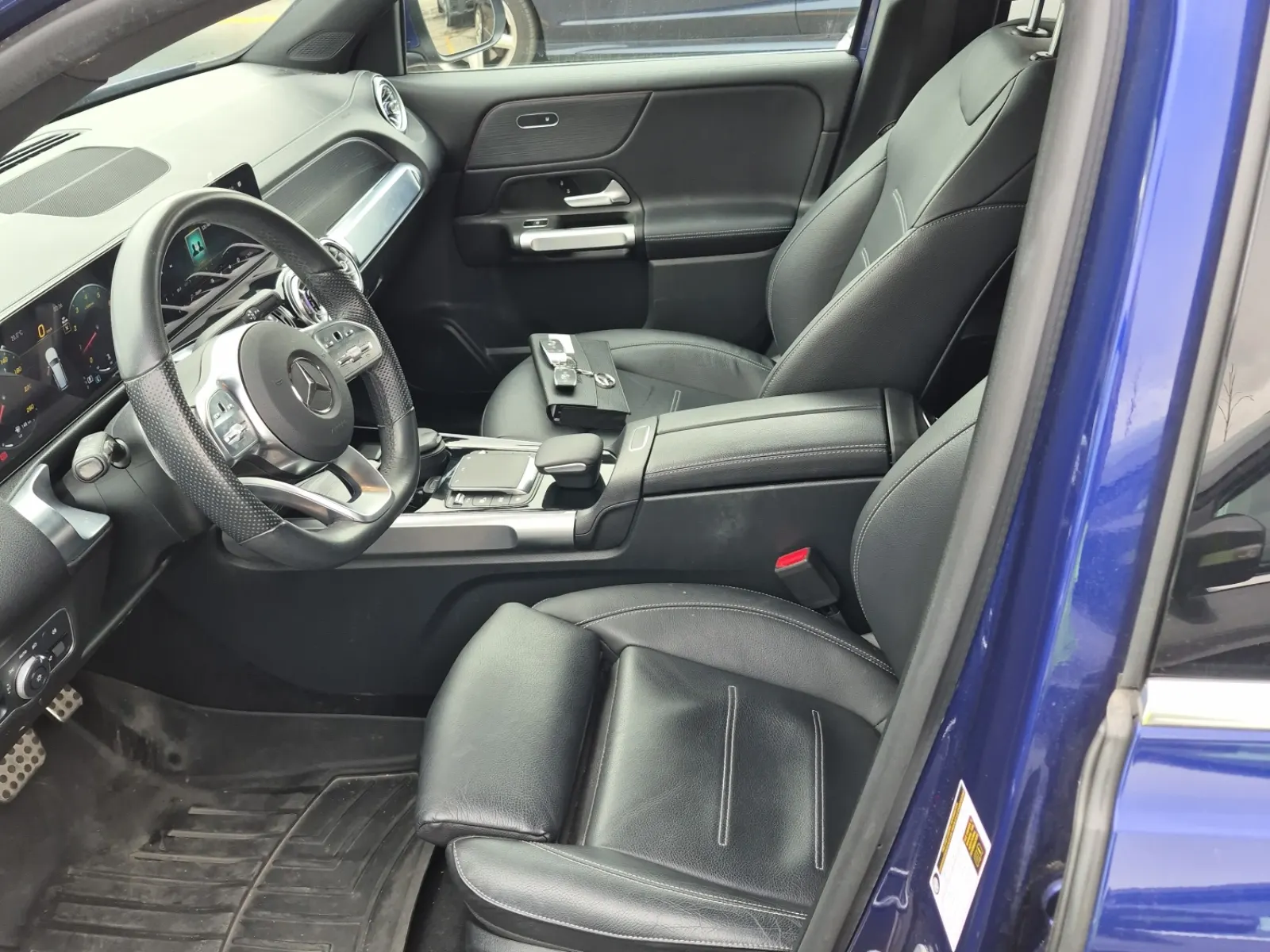Front Interior Photo