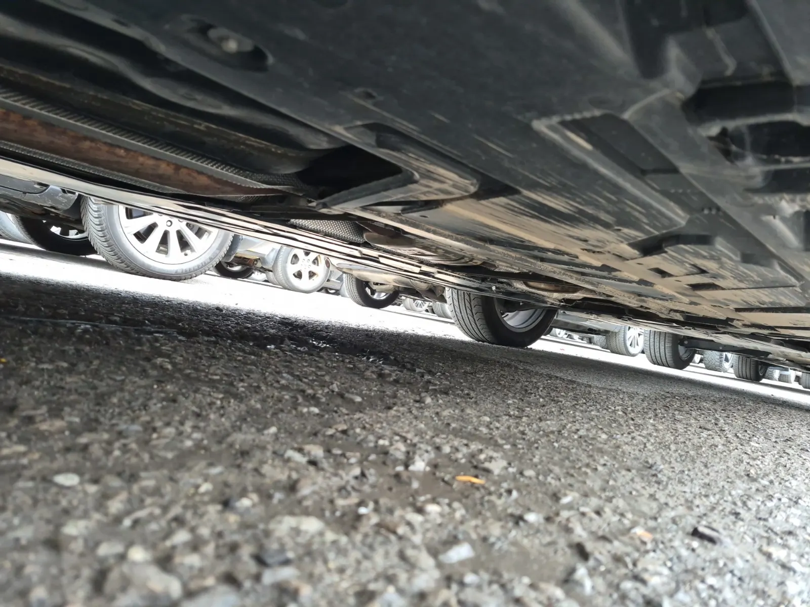 Undercarriage - Passenger Photo