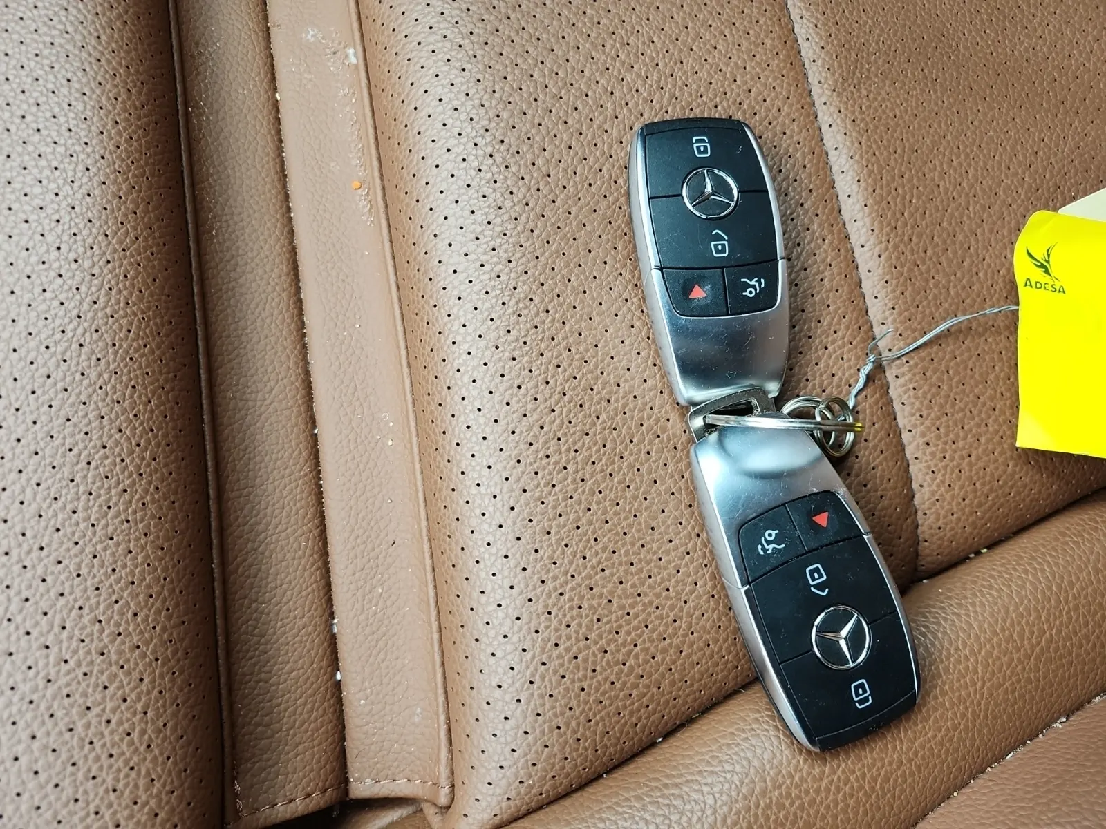 Keys/Fobs/Manual Photo