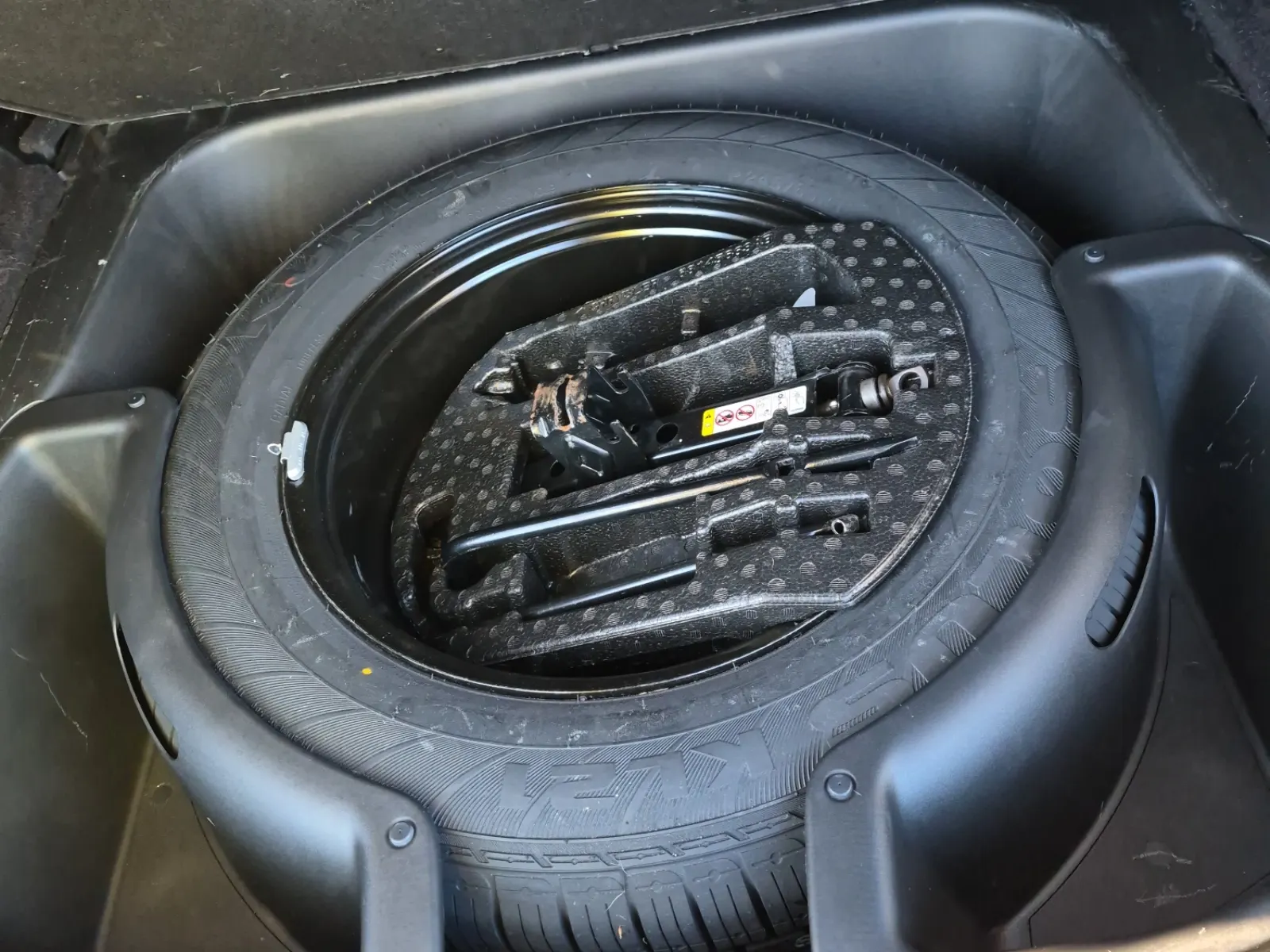 Spare Tire & Wheel Photo
