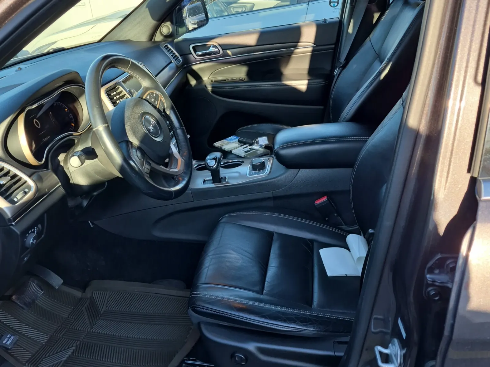 Front Interior Photo