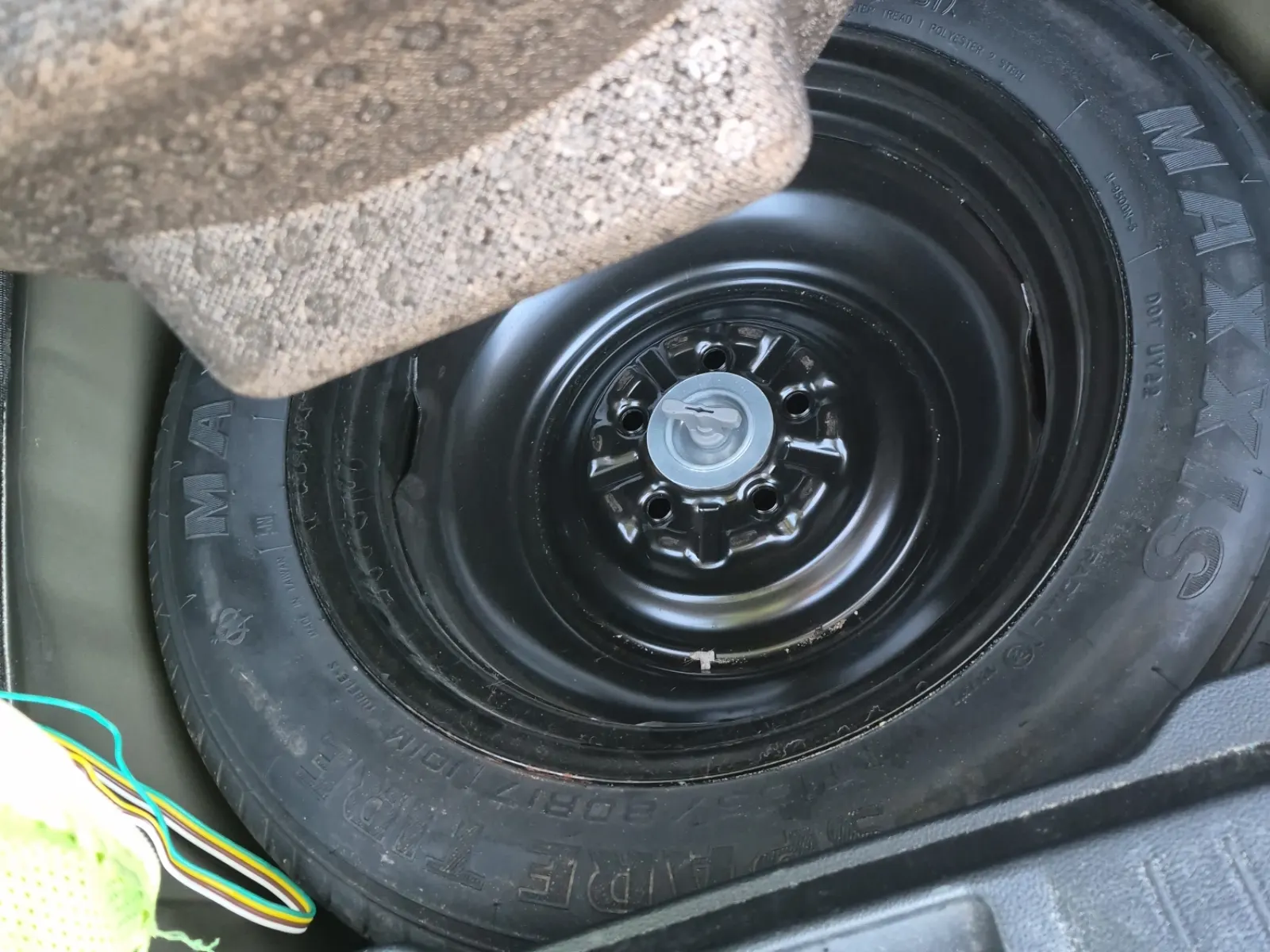 Spare Tire & Wheel Photo