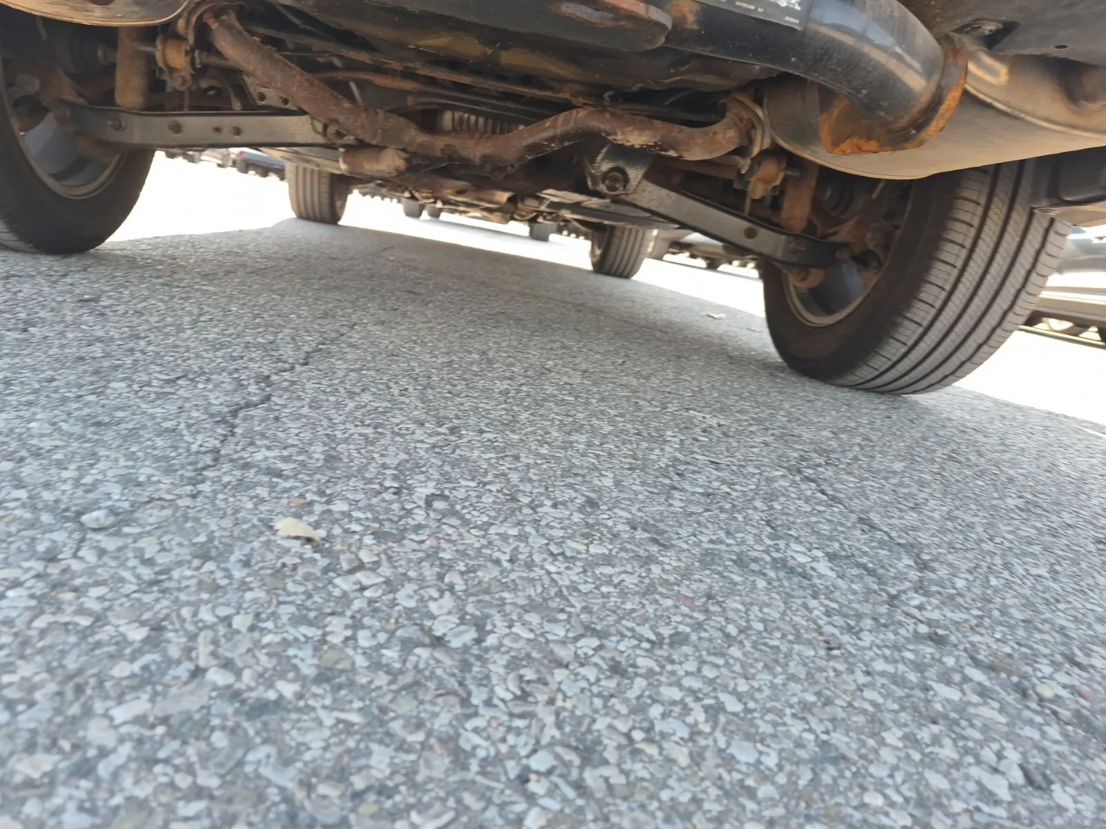 Undercarriage - Rear Photo