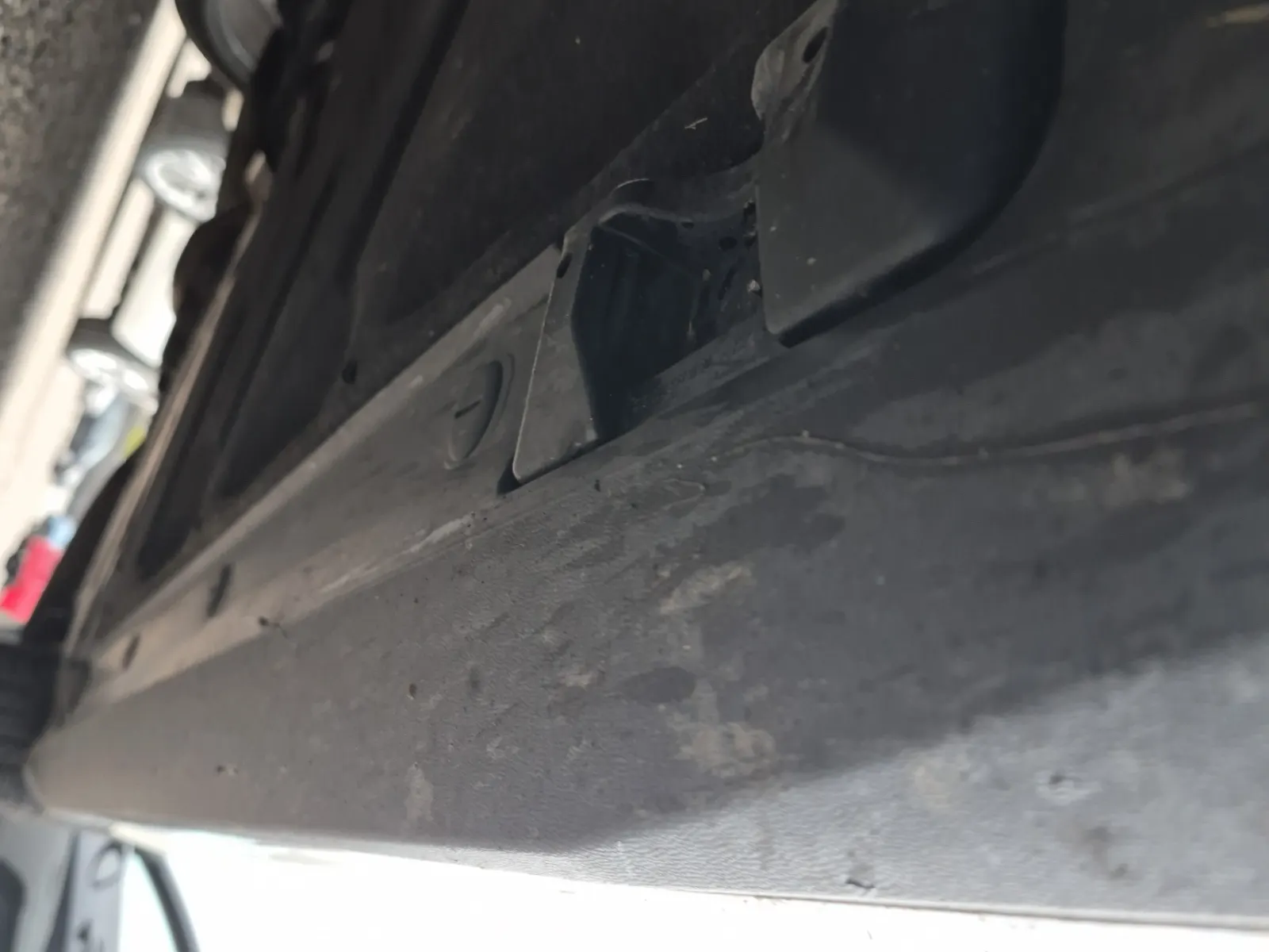 Undercarriage - Driver Photo