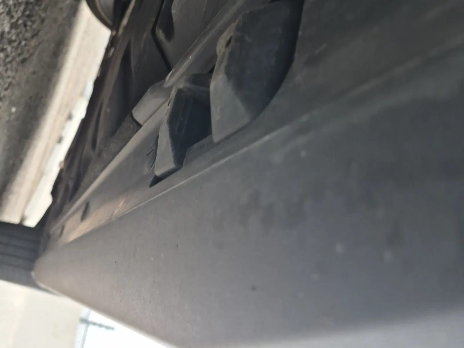 Undercarriage - Passenger Photo