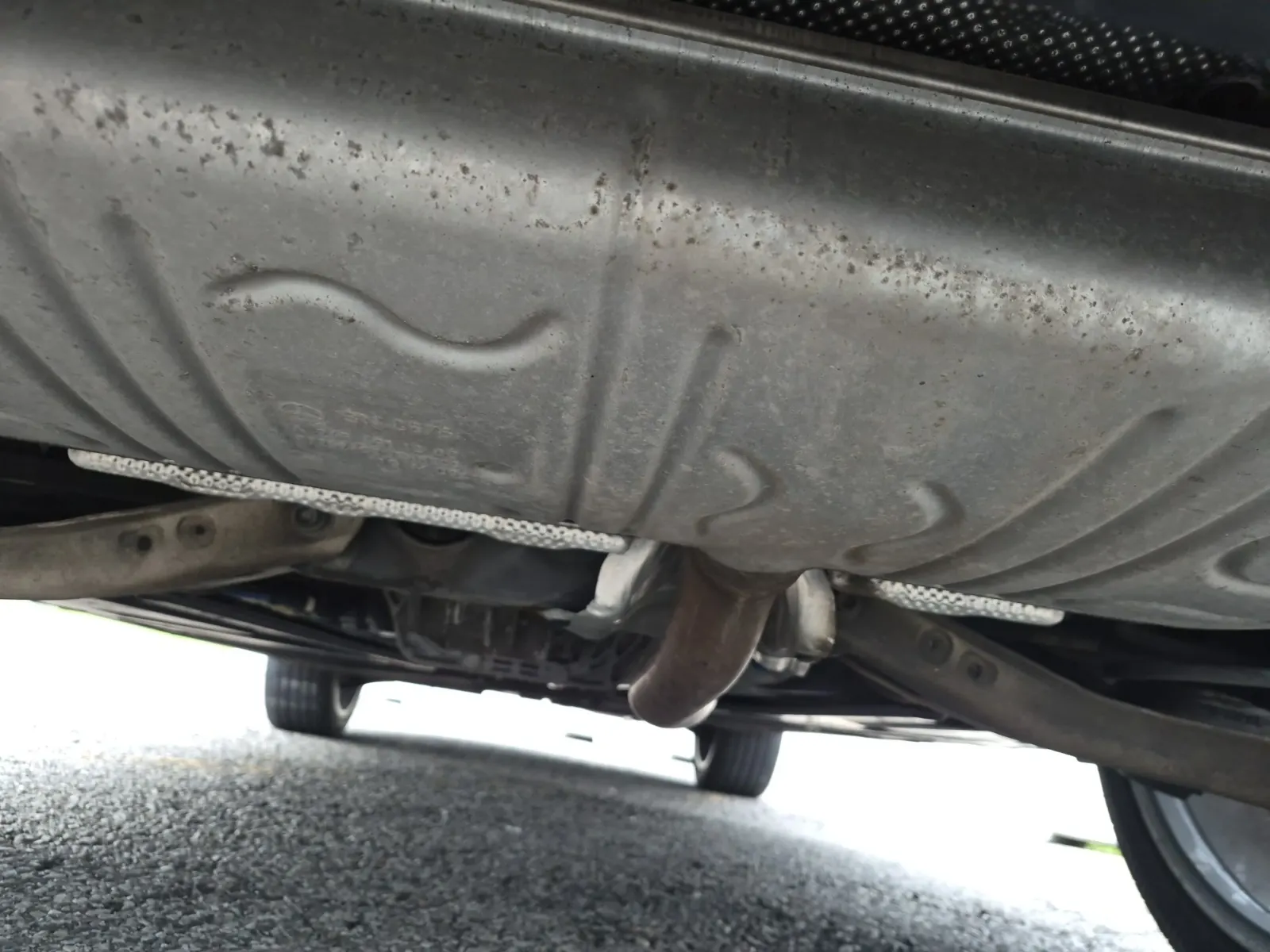 Undercarriage - Rear Photo