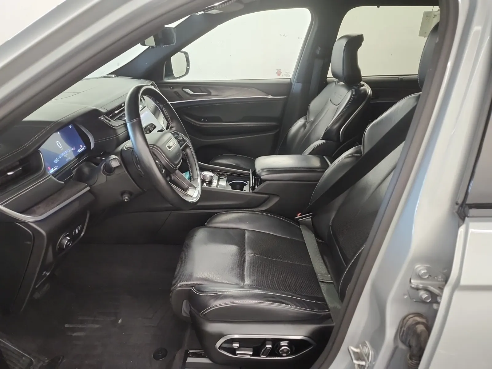 Front Interior Photo