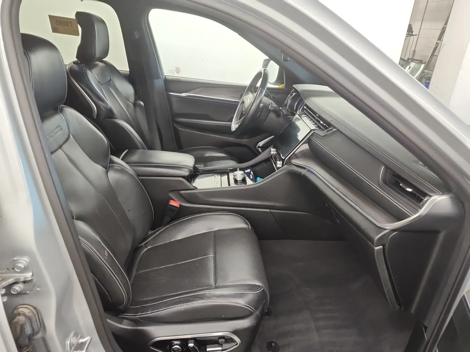Right Side Interior Photo