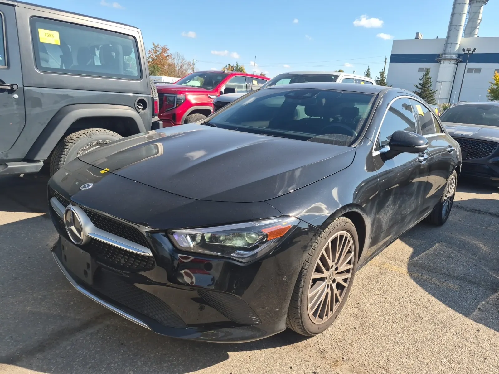 Front driver 3/4 photo