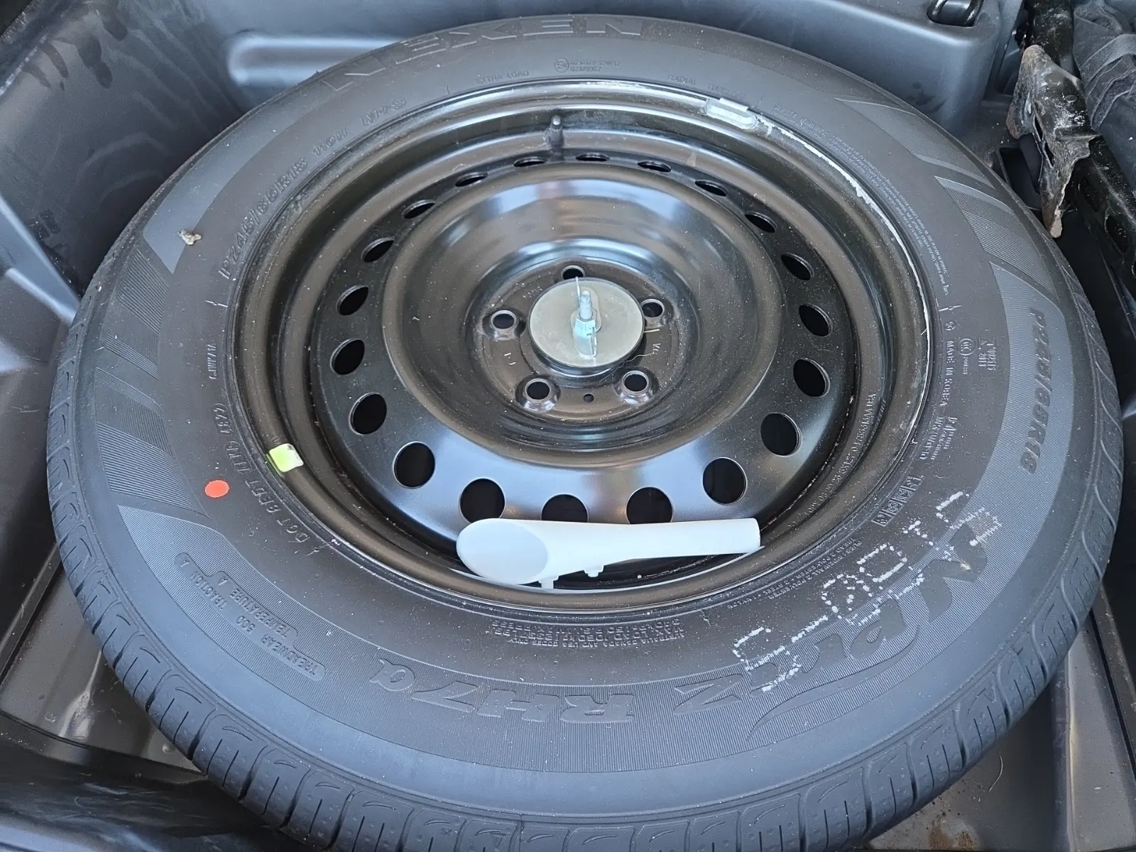 Spare Tire & Wheel Photo