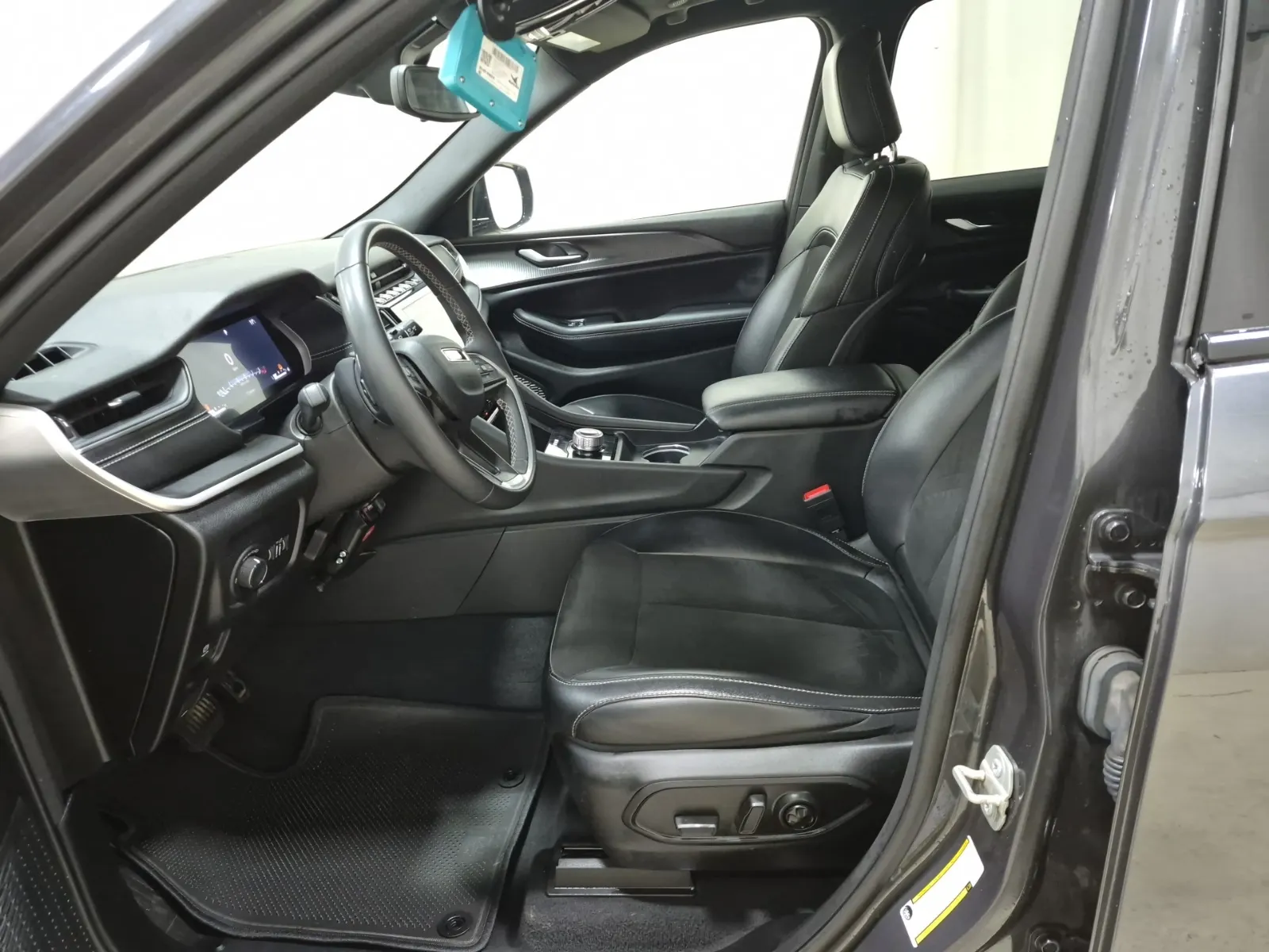 Front Interior Photo