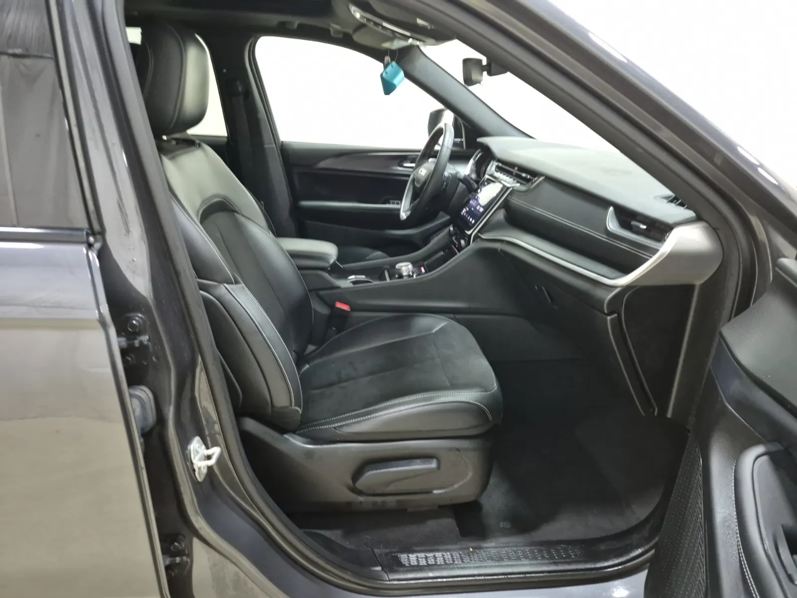 Right Side Interior Photo