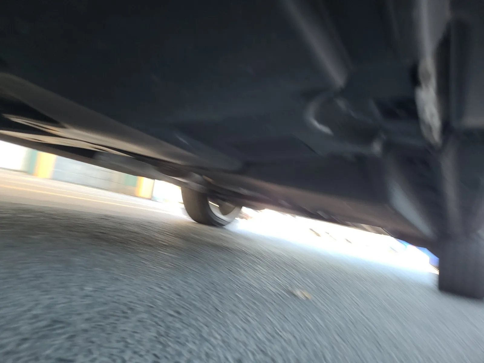 Undercarriage - Passenger Photo