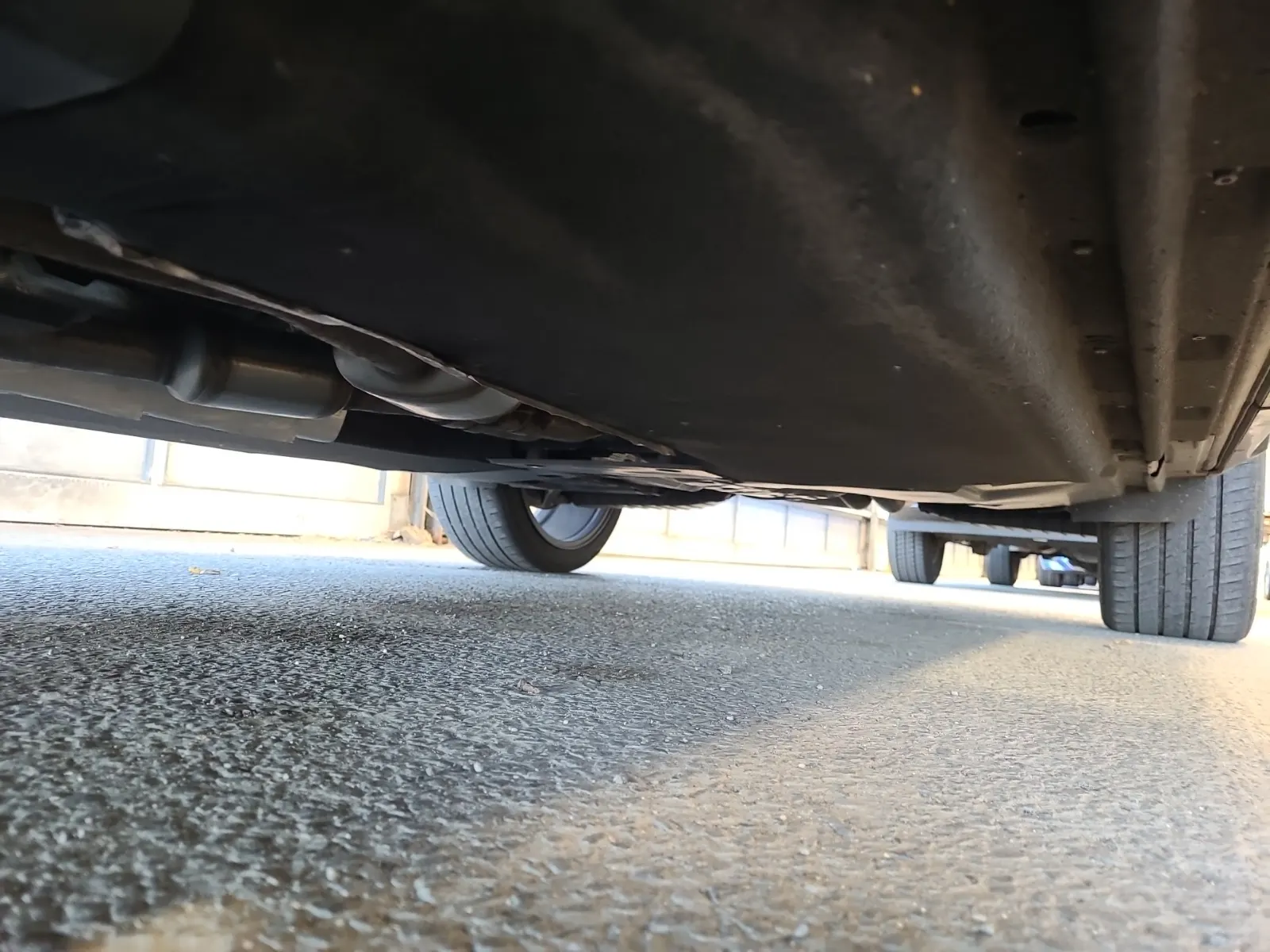 Undercarriage - Driver Photo