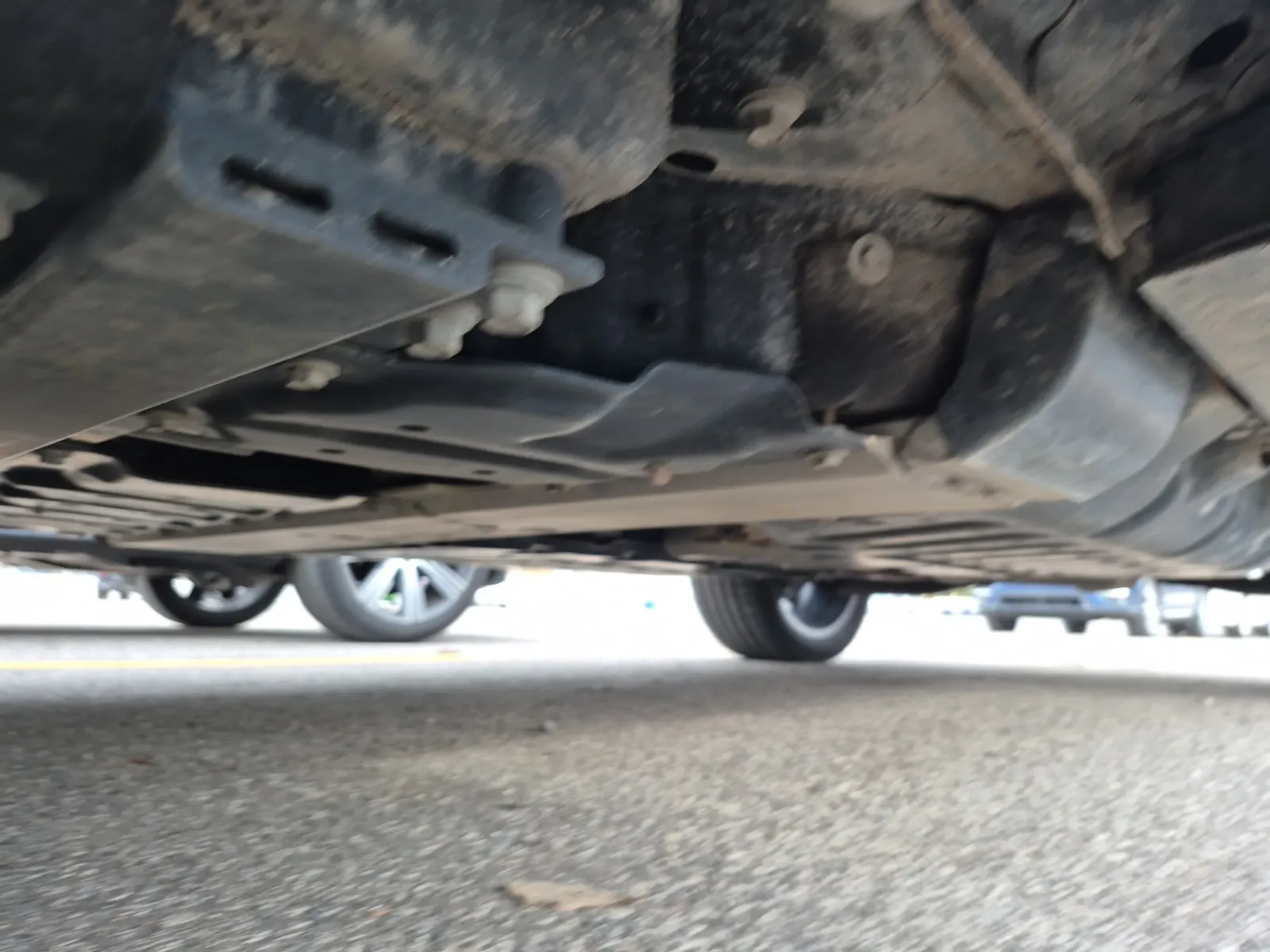Undercarriage - Driver Photo