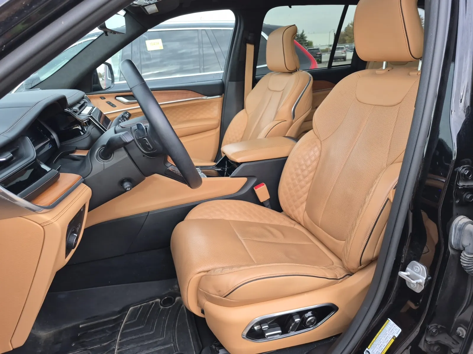 Front Interior Photo