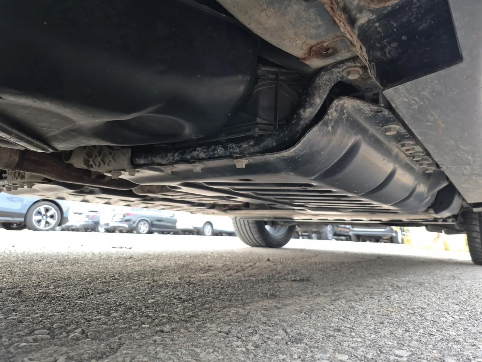 Undercarriage - Passenger Photo