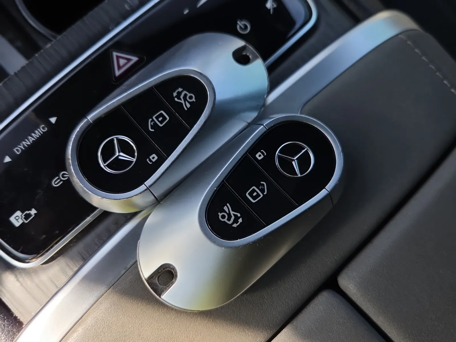 Keys/Fobs/Manual Photo
