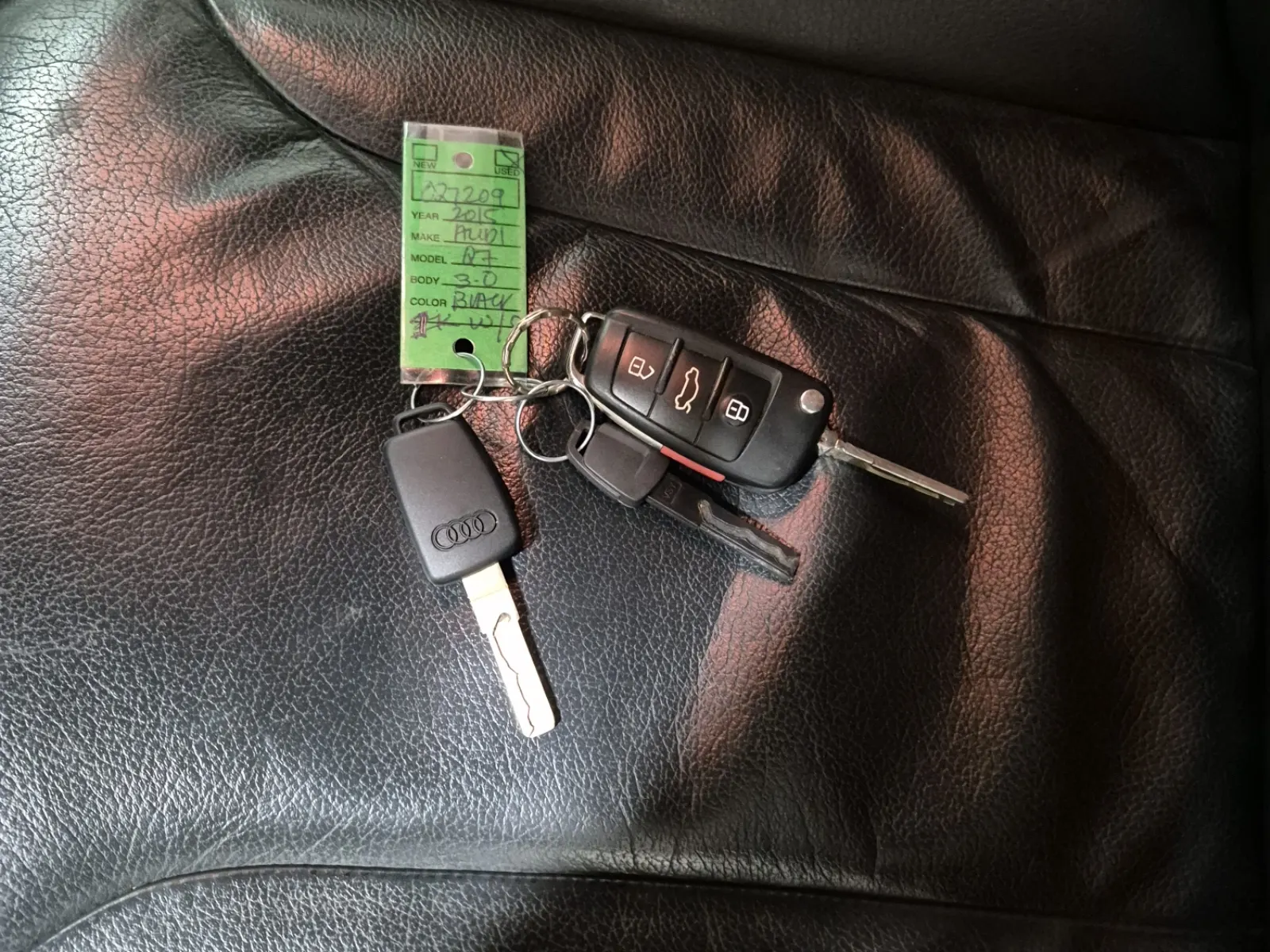 Keys/Fobs/Manual Photo