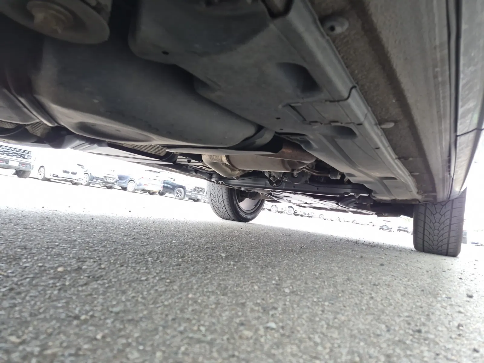 Undercarriage - Passenger Photo
