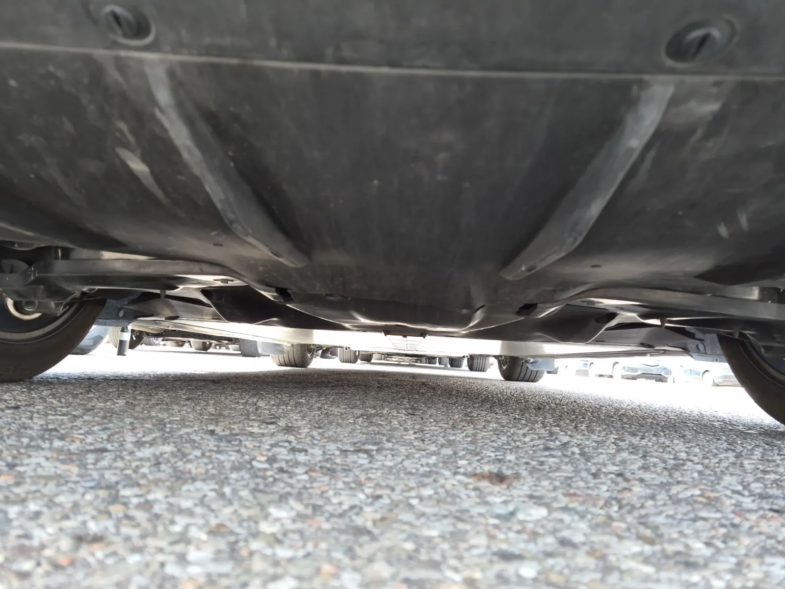 Undercarriage - Rear Photo