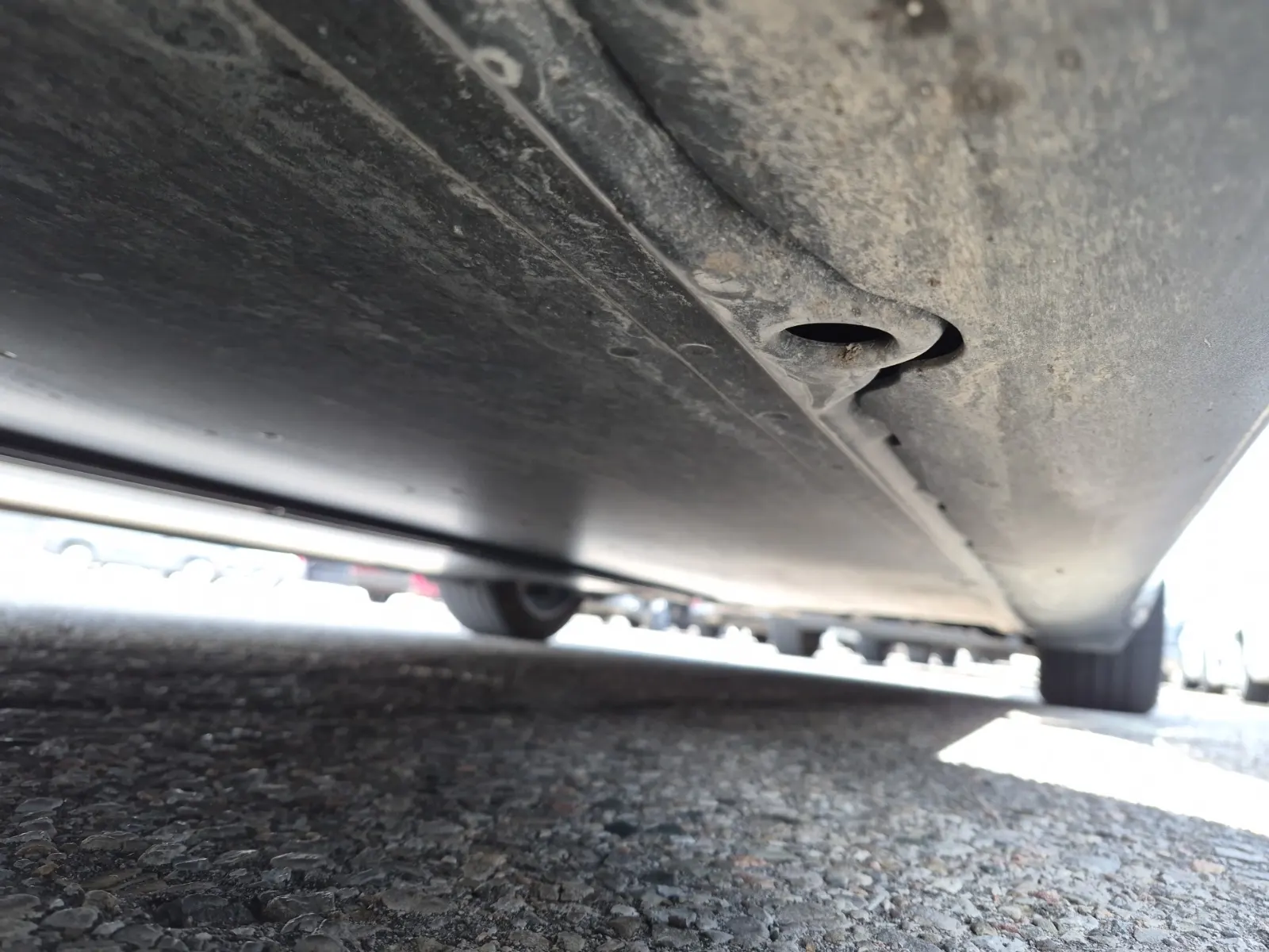 Undercarriage - Driver Photo