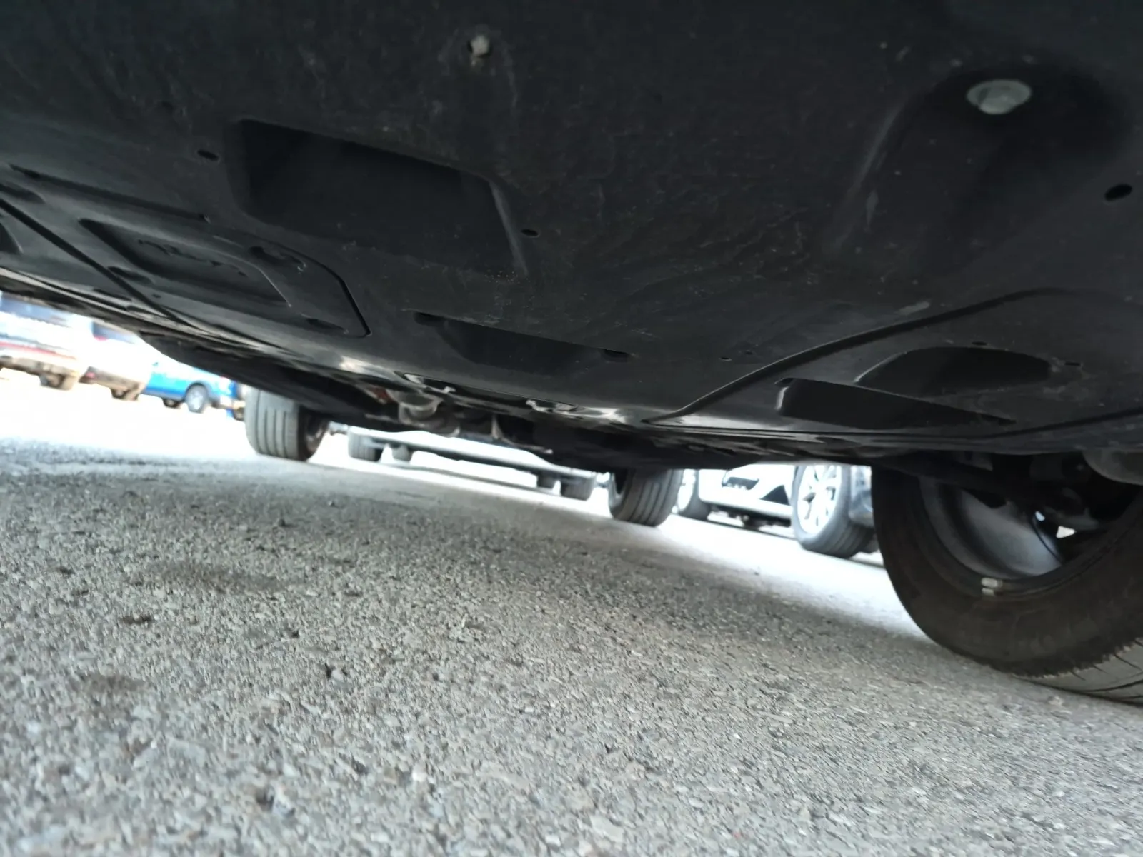 Undercarriage - Front Photo