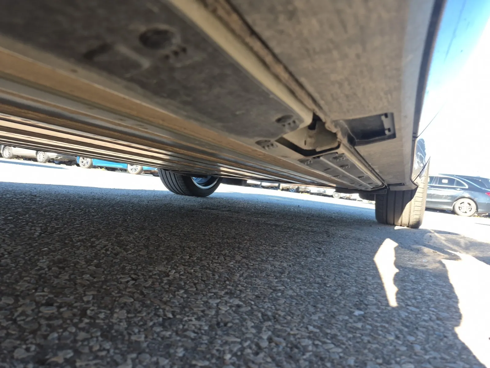 Undercarriage - Passenger Photo