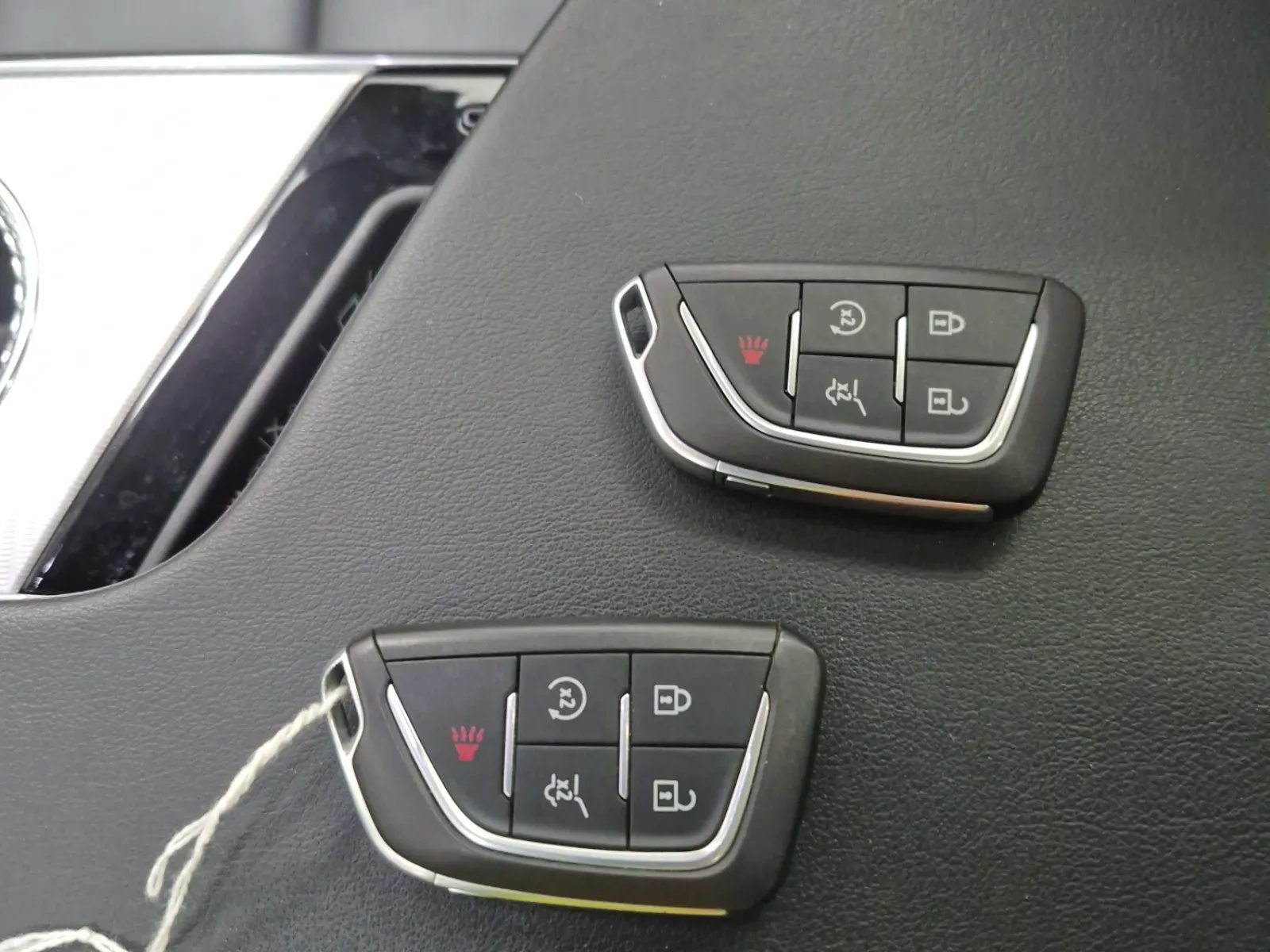 Keys/Fobs/Manual Photo