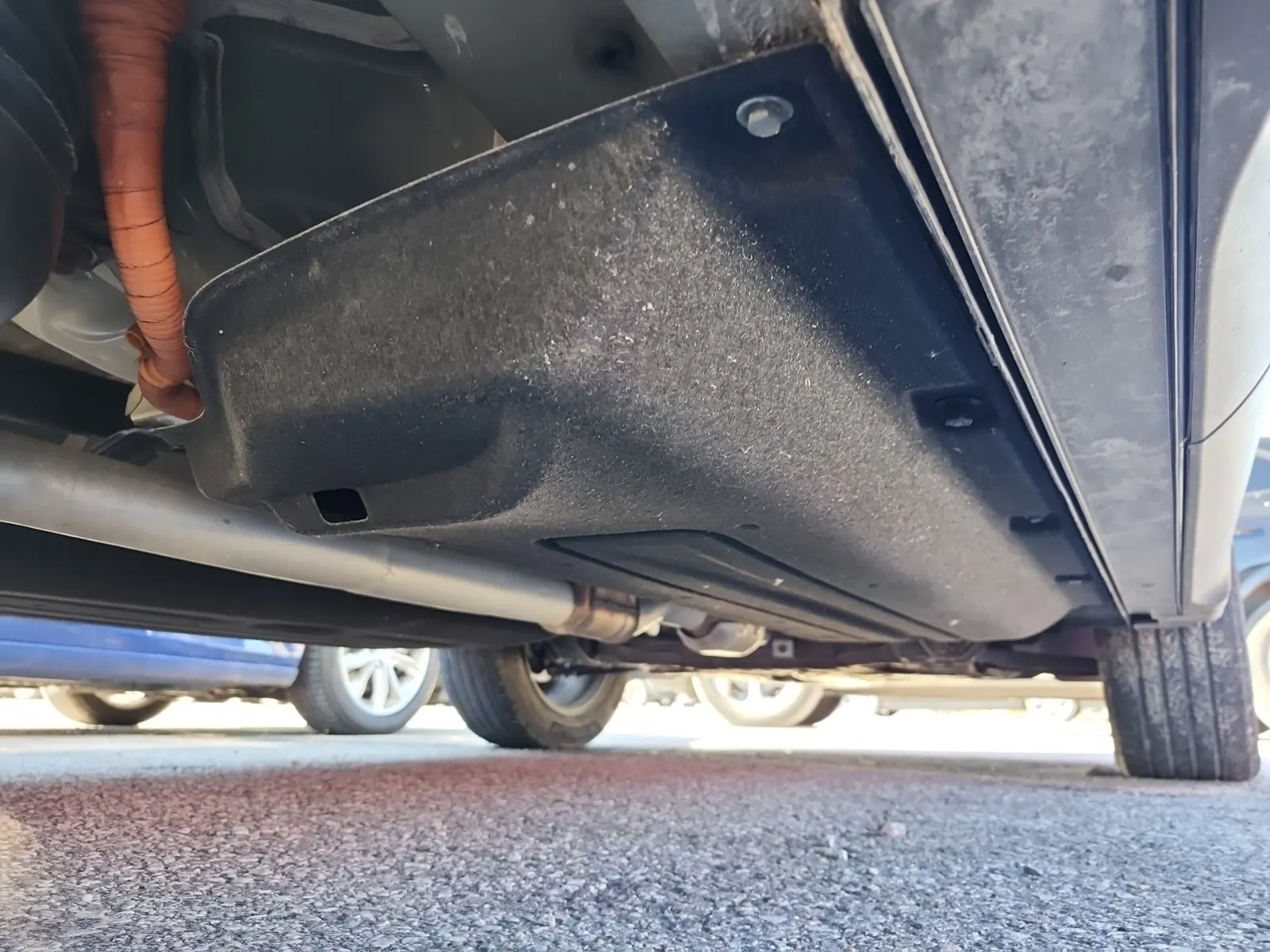 Undercarriage - Passenger Photo