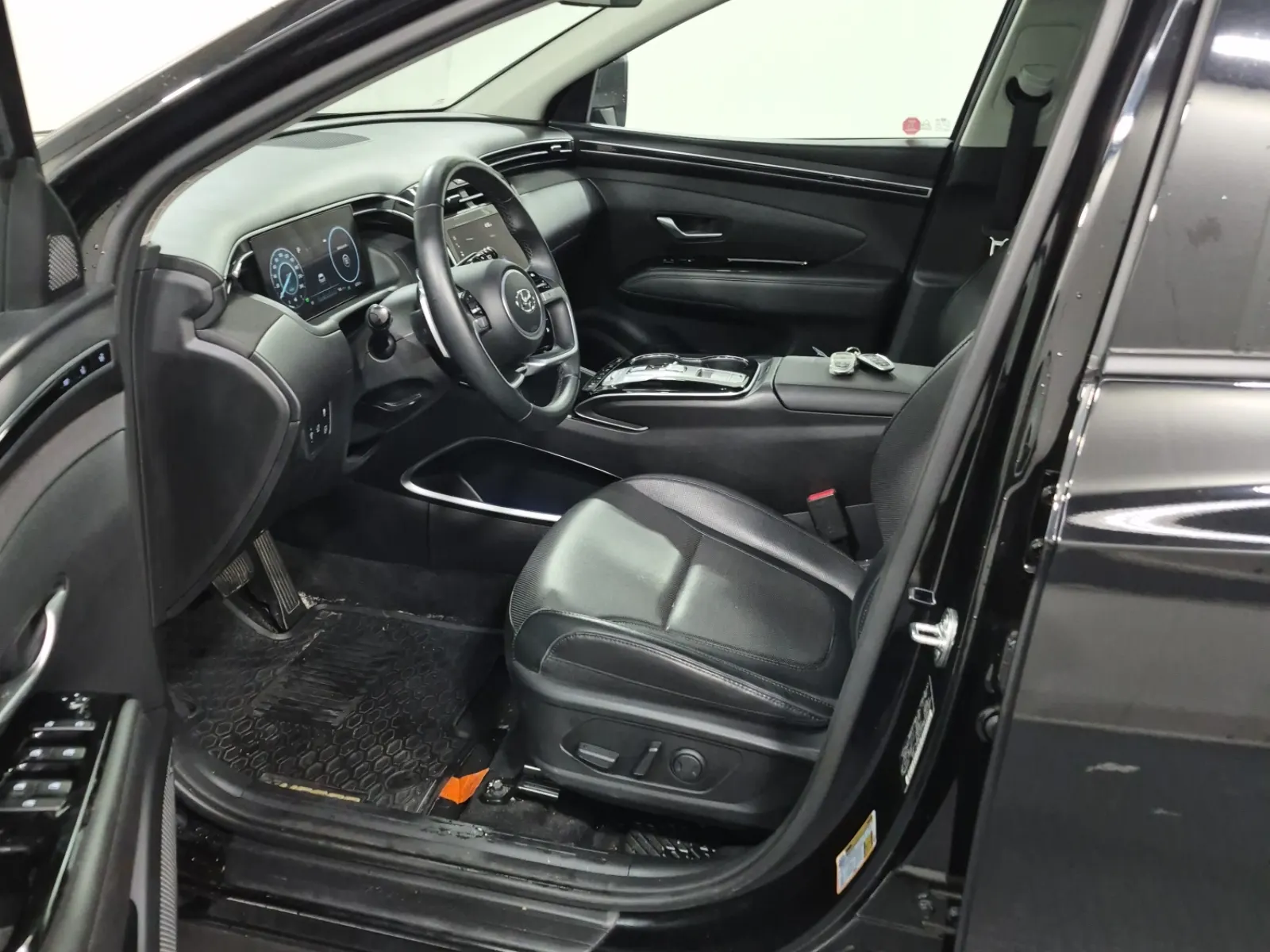Front Interior Photo
