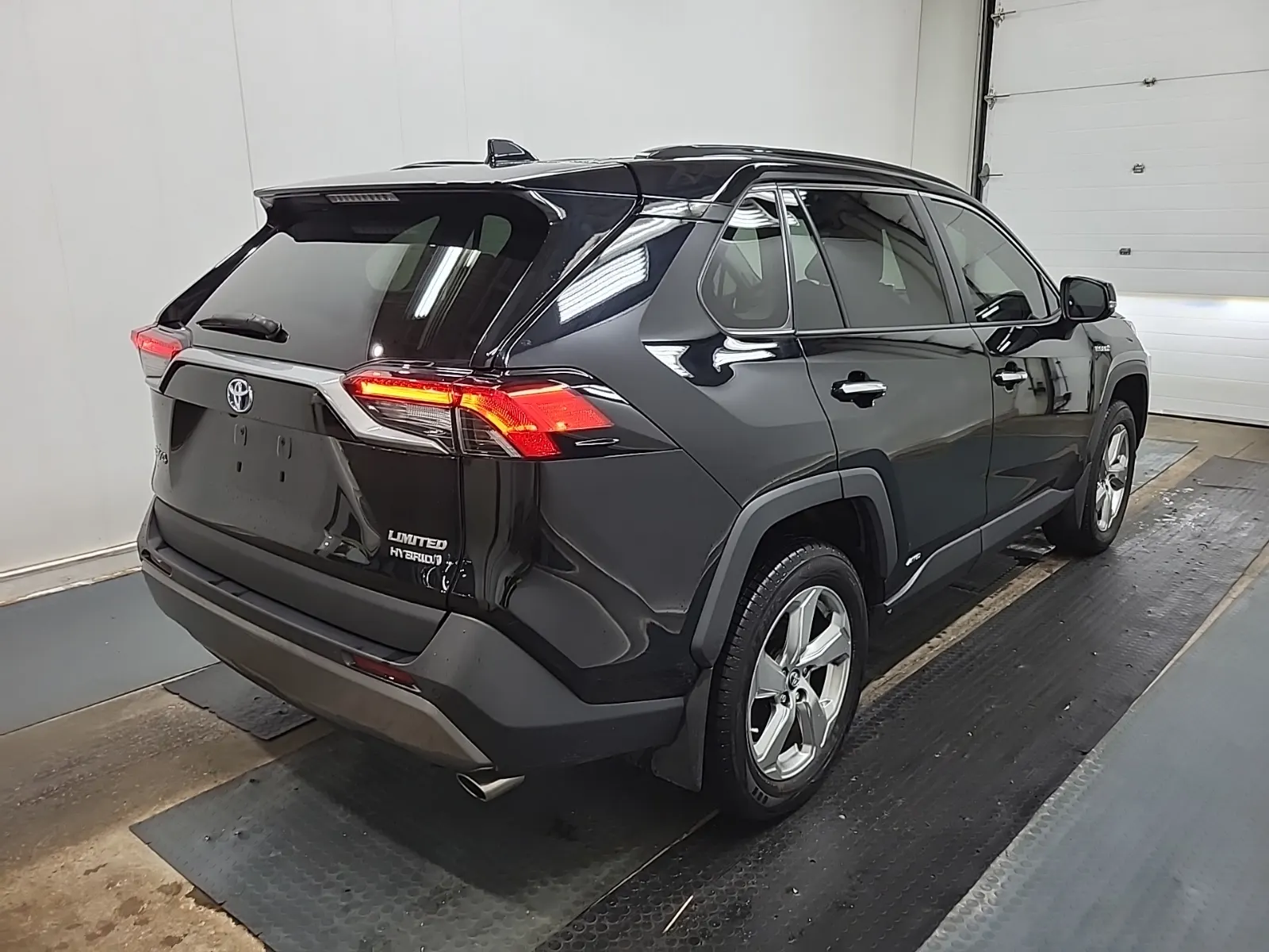 Passenger Rear 3/4 Photo