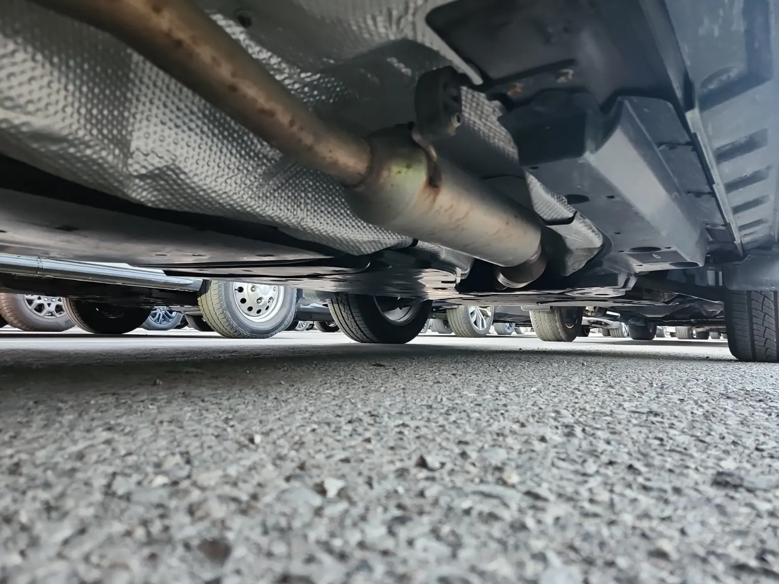 Undercarriage - Passenger Photo