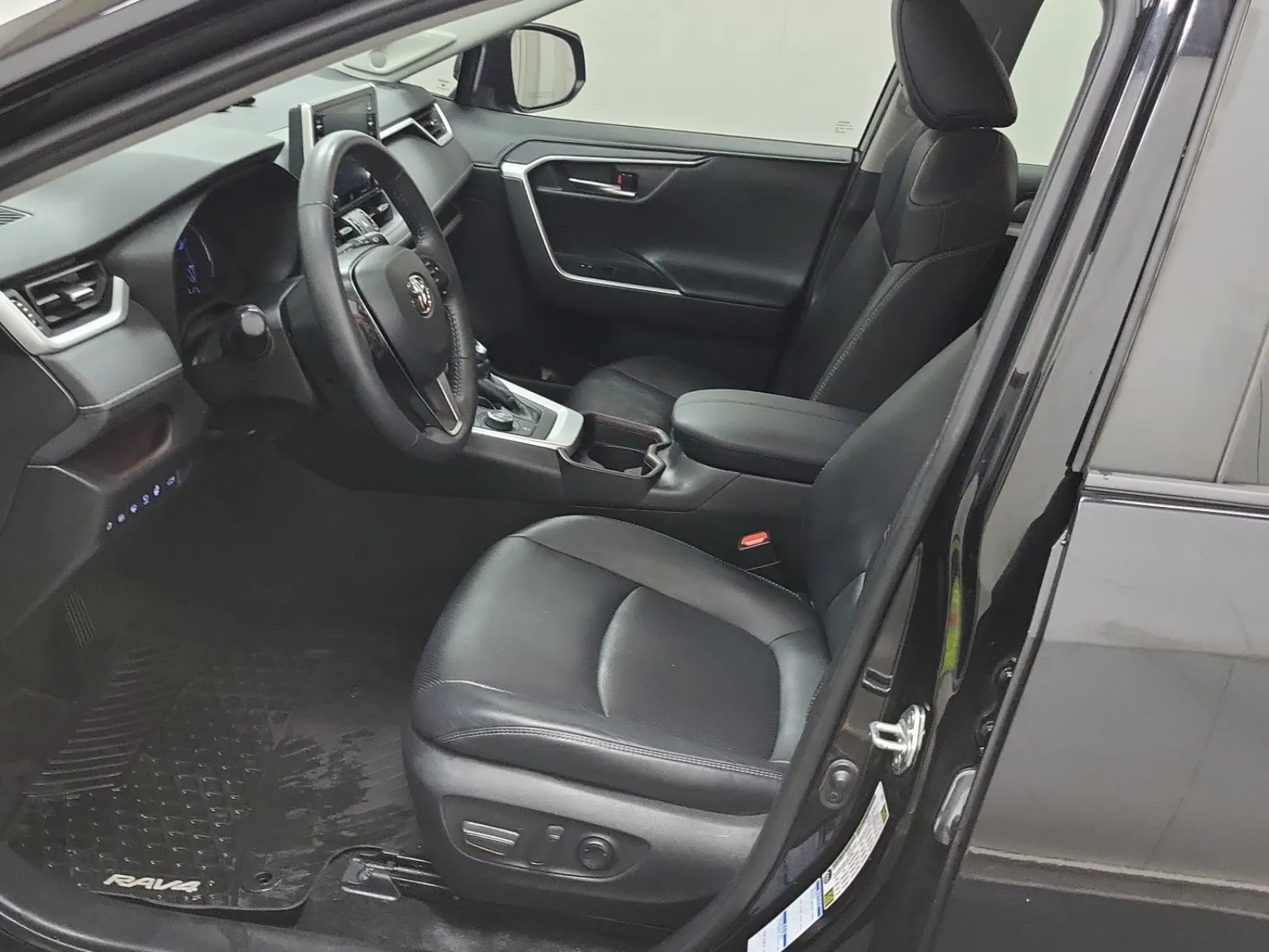 Front Interior Photo