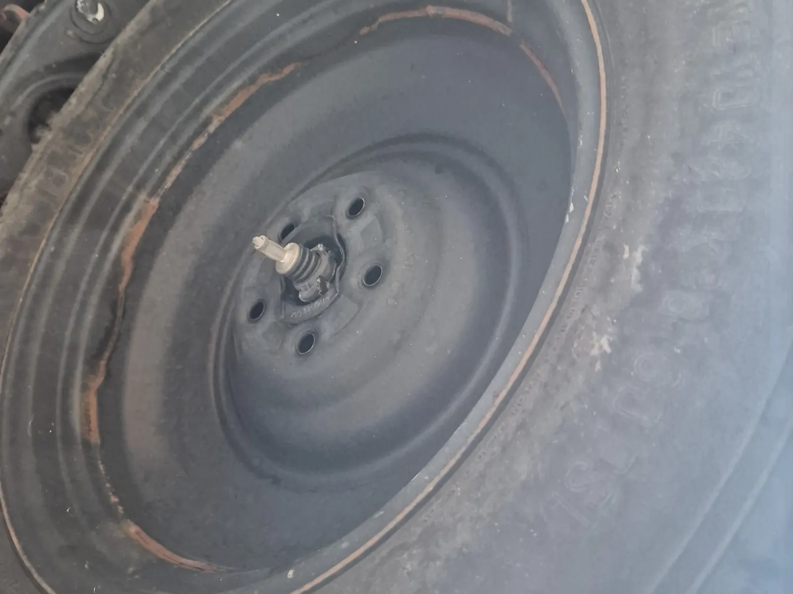 Spare Tire & Wheel Photo
