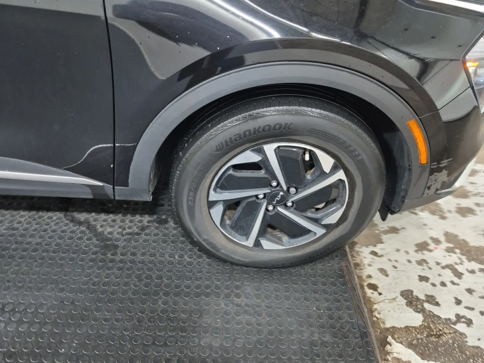 Right Front Wheel/Tire Photo