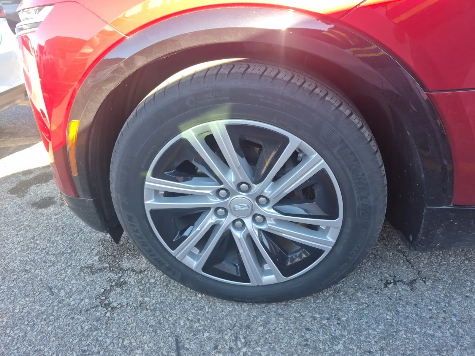 Front driver wheel/tire photo