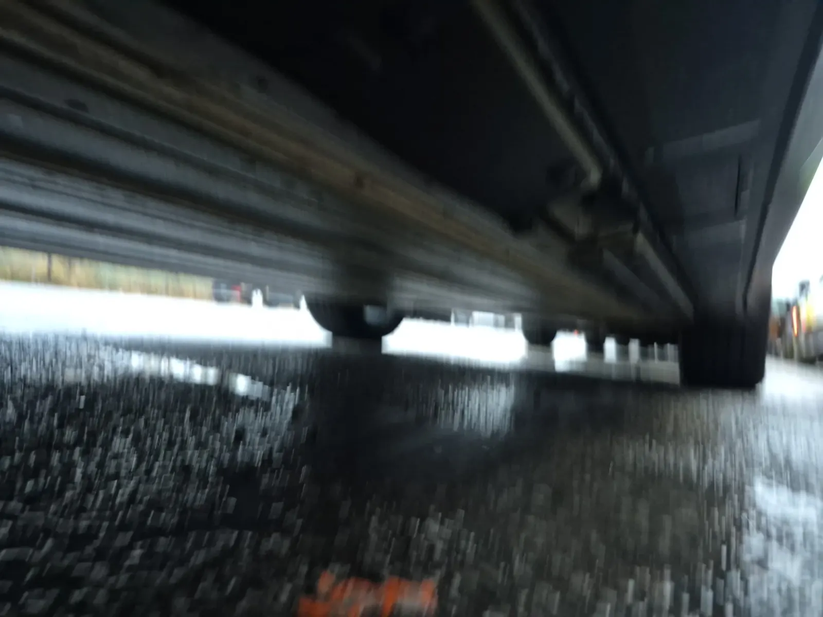 Undercarriage - Passenger Photo