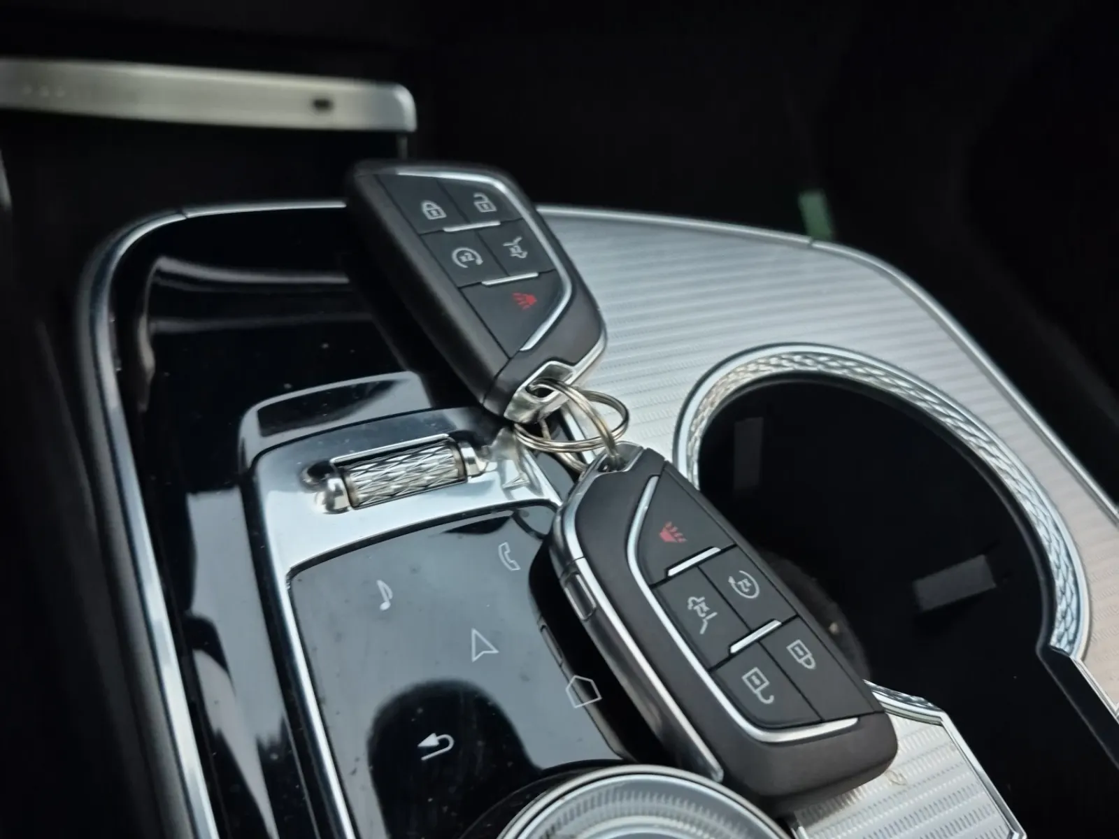 Keys/Fobs/Manual Photo