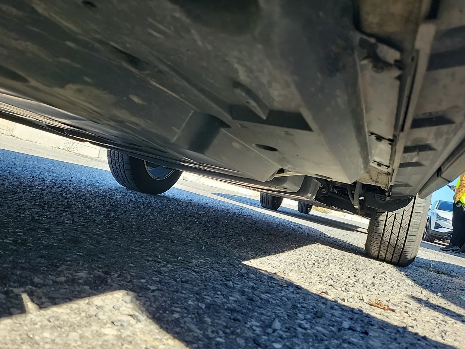 Undercarriage - Driver Photo