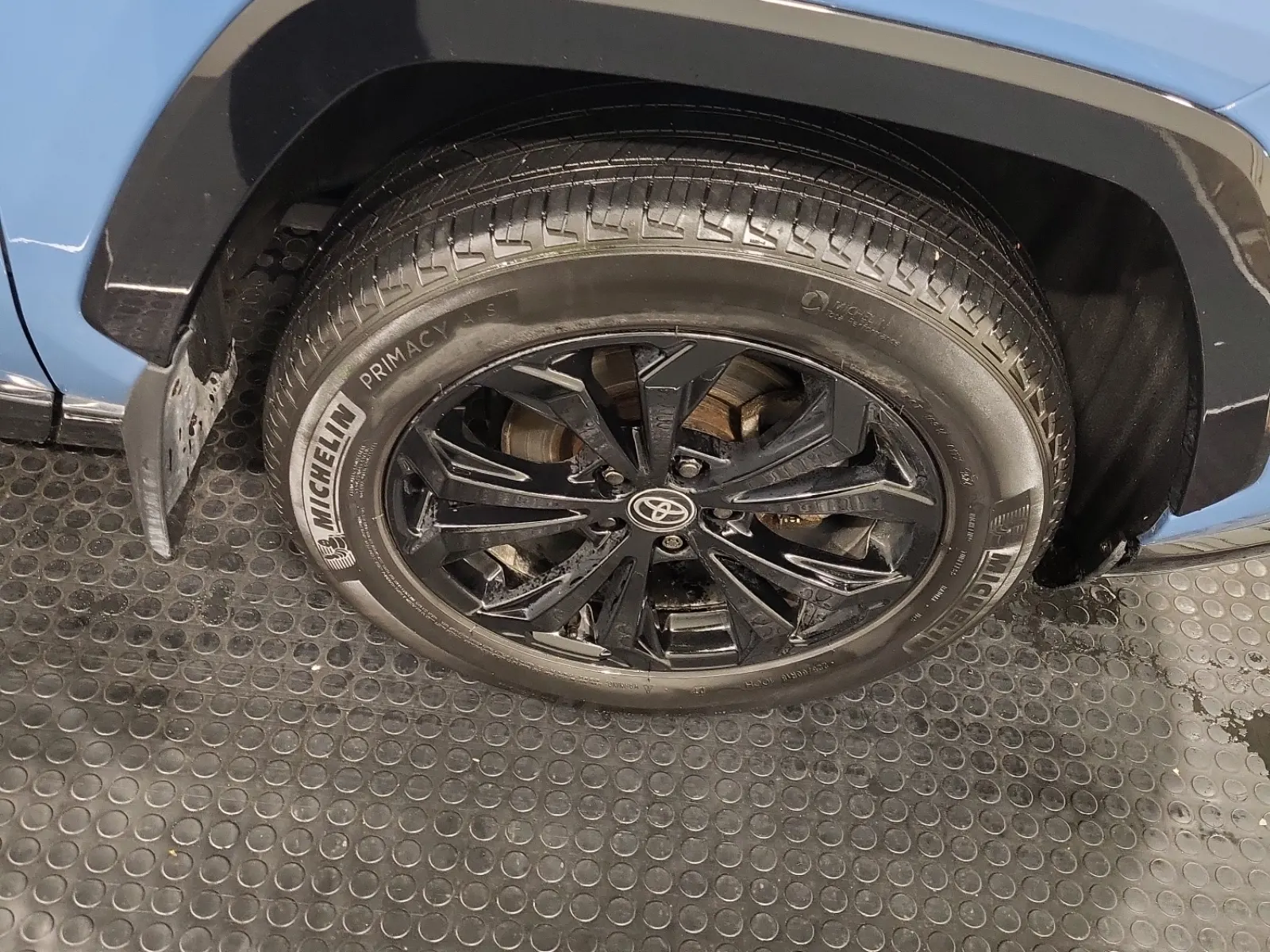 Right Front Wheel/Tire Photo