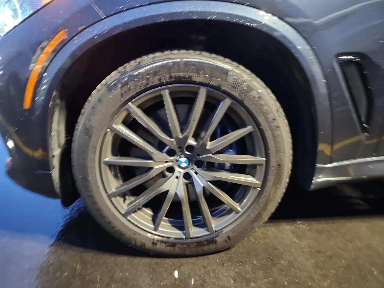Front driver wheel/tire photo
